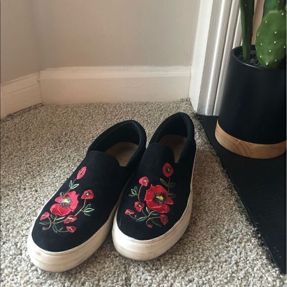 A new day black embroidery slip-ons - Picture 1 of 4